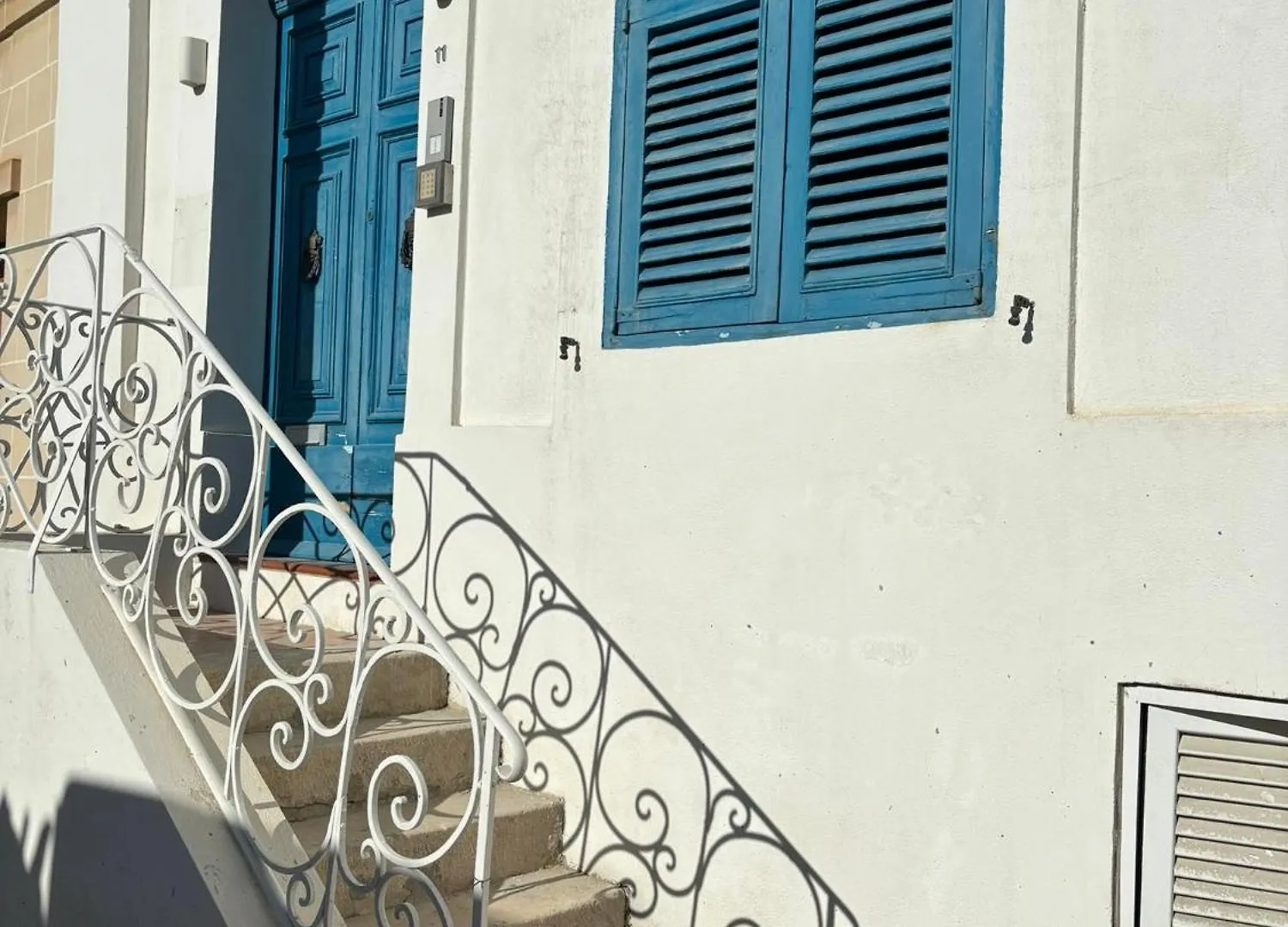 Traditional Maltese Sea View Apartment Kalkara